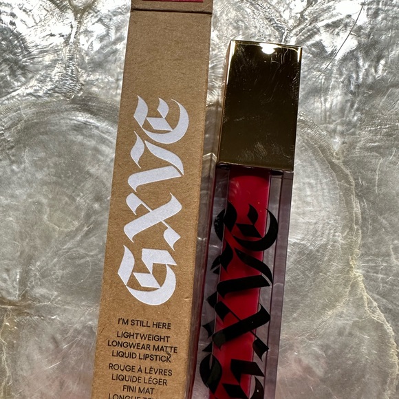 GXVE GWEN STEFANI
I’m Still Here Longwear Matte Liquid Lipstick Original Recipe - Picture 7 of 14